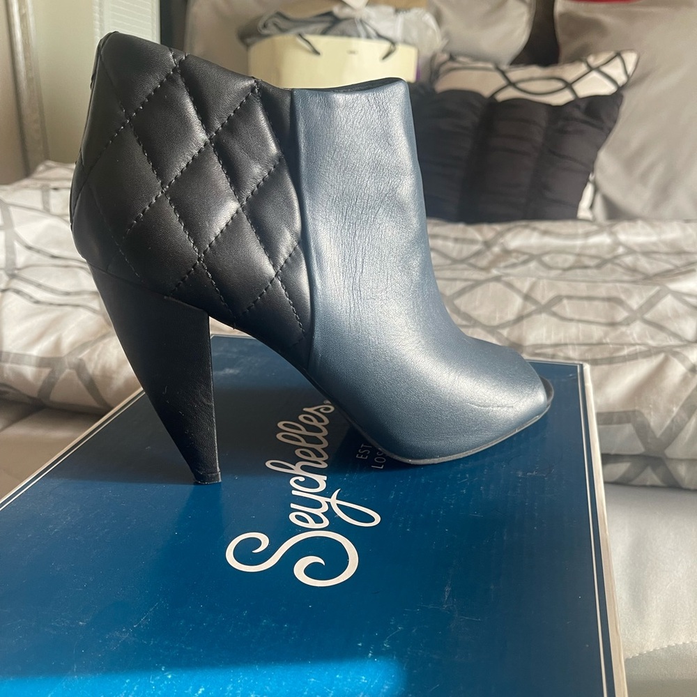 Seychelles peep toe bootie 4in heel size 9